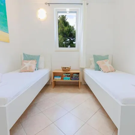 - Comfort Two-bedroom D7 *