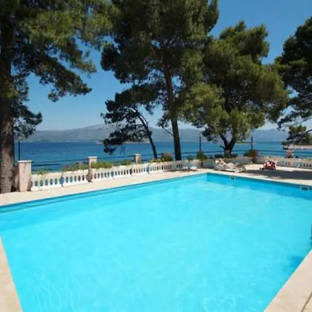 - Comfort Two-bedroom D7 *